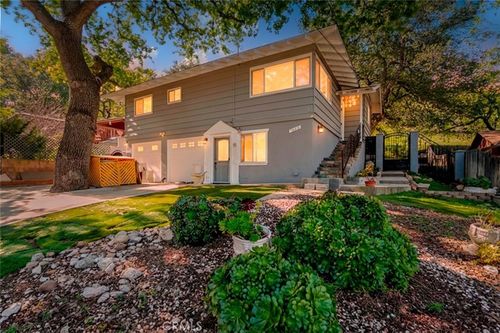 5888 Oak Knolls Rd, Simi Valley, CA, 93063-4520 | Card Image