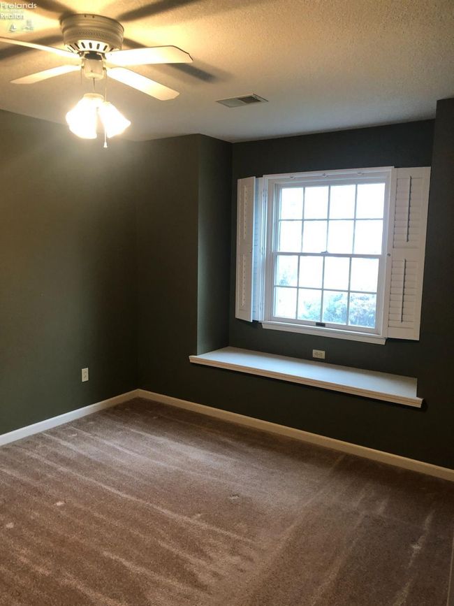 4410 Woodridge Dr, House other with 2 bedrooms, 2 bathrooms and 2 parking in Sandusky OH | Image 8