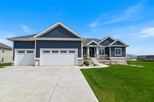 6653 Morning Dew Ln, Sun Prairie, WI, 53590-9242 | Card Image