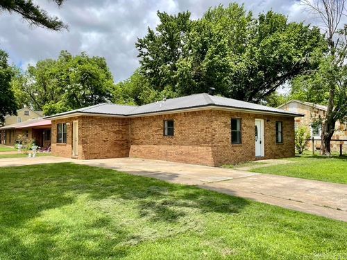 202 W Hazel St, Walnut Ridge, AR, 72476-1927 | Card Image