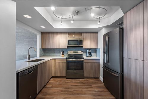 apt-16f-3000 E Sunrise Blvd, Fort Lauderdale, FL, 33304-3323 | Card Image