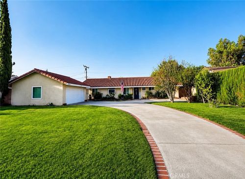 702 E Cumberland, Orange, CA, 92865 | Card Image