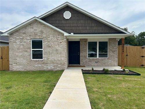 2674 S Ouachita Dr, Fayetteville, AR, 72701-5684 | Card Image