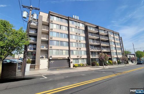 515 Anderson Ave, Cliffside Park, NJ, 07010-1604 | Card Image
