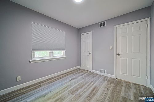 188 Hillside Ave, Leonia, NJ, 07605-1665 | Card Image