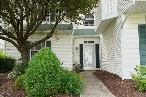 194 Vista Cir, North Olmsted, OH, 44070-5709 | Card Image