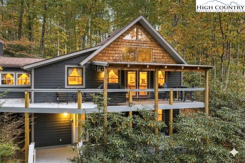 713 Pine Ridge Rd, Beech Mountain, NC, 28604-8154 | Card Image