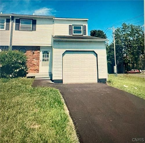 b-8050 Lucas Dr, Clay, NY, 13041-8925 | Card Image
