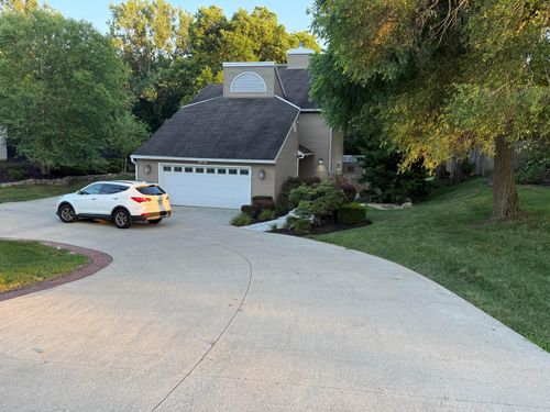 745 Highland Dr, Columbus, OH, 43214-3405 | Card Image