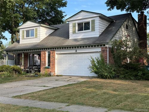 8636 War Bonnet Dr, Commerce Township, MI, 48382-3438 | Card Image