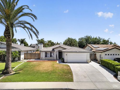 10331 Cheyenne Drive, Bakersfield, CA, 93312 | Card Image