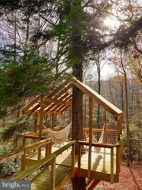 468 Devils Hole Rd, CRESCO, PA, 18326-7154 | Card Image