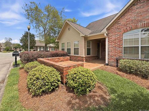 94-7111 Village Charmant Dr, Baton Rouge, LA, 70809-7806 | Card Image