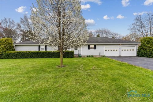 807 S Jefferson St, Pandora, OH, 45877-9765 | Card Image