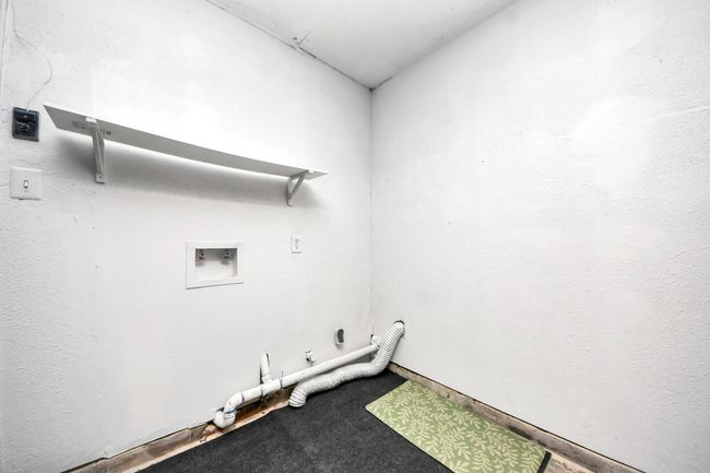 Washer/Dryer space | Image 30