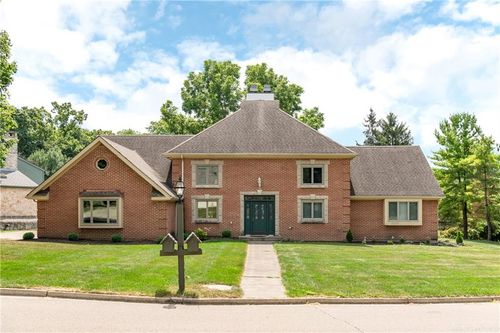 4005-2050 Old Falls Dr, Vandalia, OH, 45377-3207 | Card Image