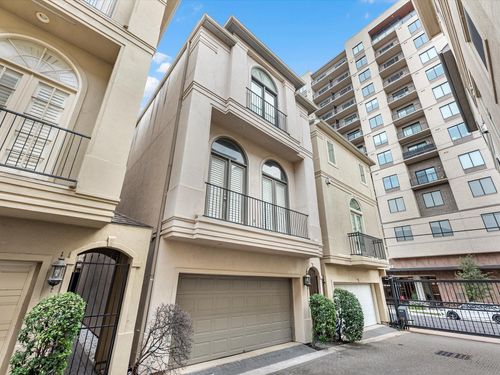 107 Dennis St, Houston, TX, 77006-1523 | Card Image