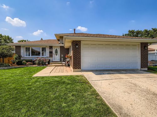 7513 Dorothy Ln, Tinley Park, IL, 60477-2447 | Card Image