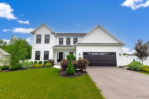 5471 Sycamore Ln, Hamburg, NY, 14075-3687 | Card Image
