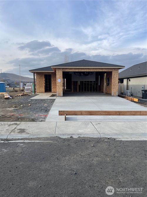 915 Ivy St Ne, Ephrata, WA, 98823-2506 | Card Image