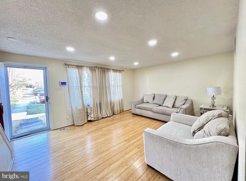 8679 Hickory Ridge Ct, SPRINGFIELD, VA, 22153-3703 | Card Image