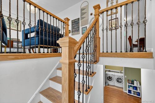 6 Tice Ln, Middletown, NY, 10941-3335 | Card Image