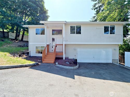 2409 Ne 11th Ct, Renton, WA, 98056-8718 | Card Image