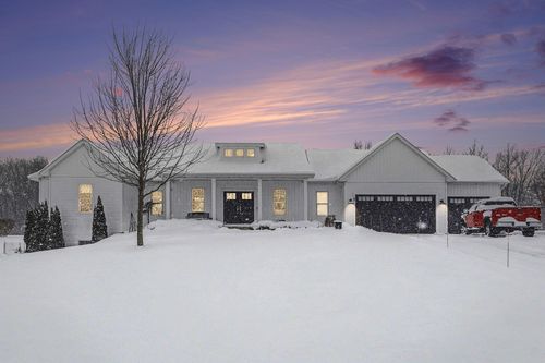 5956 Hidden Oak Ave, Richland, MI, 49083-8209 | Card Image