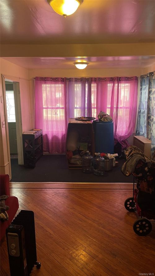 118 190th St, Jamaica, NY, 11412-3333 | Card Image