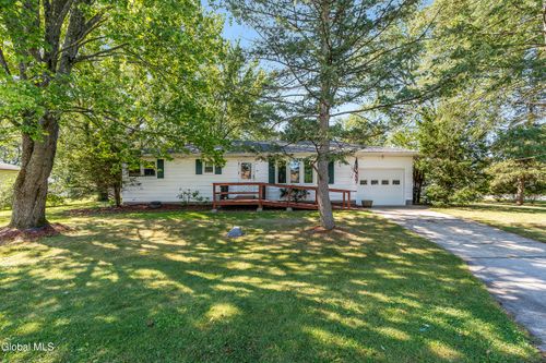 19 Clearview Ct, Cohoes, NY, 12047-1409 | Card Image