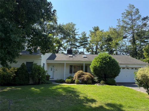 60 Oaktree Ln, Manhasset, NY, 11030-1705 | Card Image