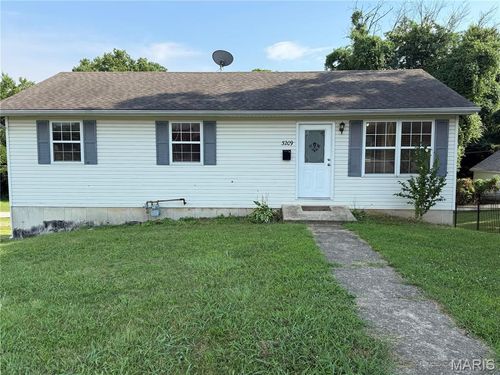 3209 College Avenue, Alton, IL, 62002 | Card Image