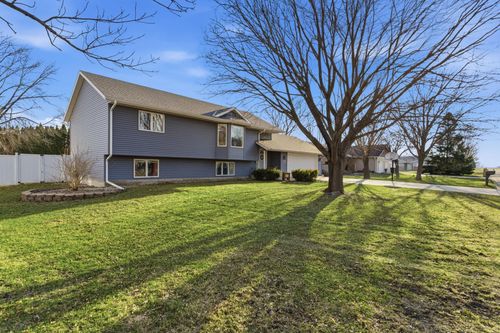 809 25th Ave Sw, Willmar, MN, 56201-5153 | Card Image