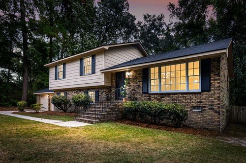 208 Foxcroft Ln, Summerville, SC, 29485-8622 | Card Image