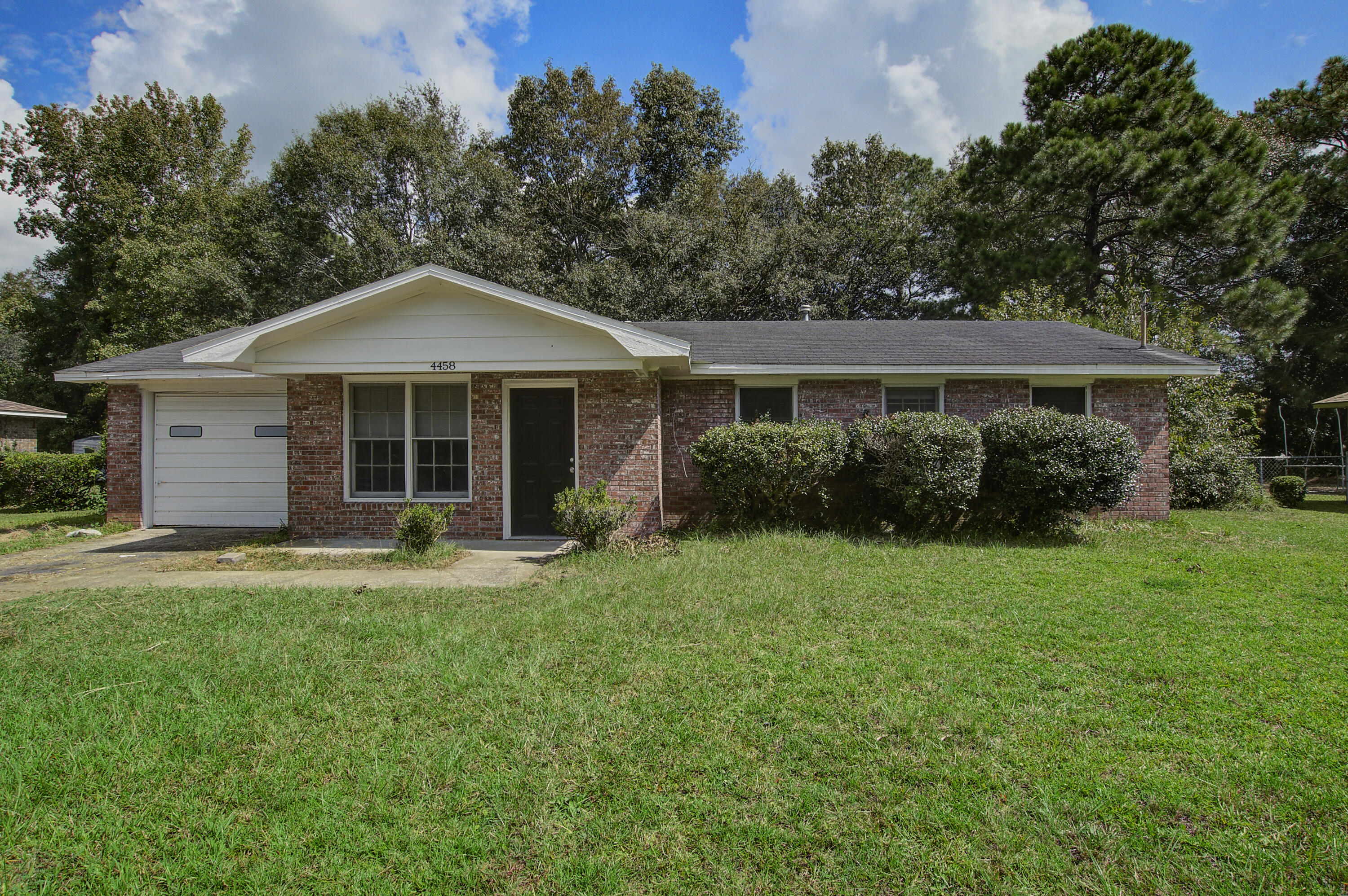Hardwood St, Ladson, SC 29456