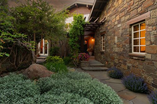 20330 Rock Canyon Rd, Bend, OR, 97703-8992 | Card Image