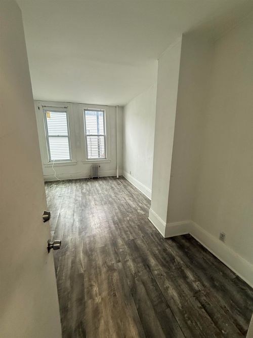 120-2500 Adam Pl, Union City, NJ, 07087-2214 | Card Image