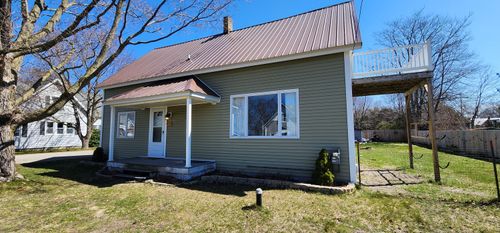 15 Bridge St, Manistee, MI, 49660-1168 | Card Image