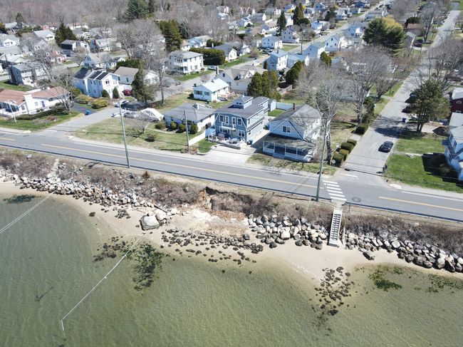 101 Niantic River Rd, House other with 4 bedrooms, 2 bathrooms and 3 parking in Waterford CT | Image 28