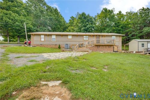 94 Courthouse Estates Dr, Castlewood, VA, 24224-6673 | Card Image