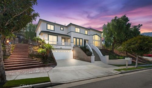 975 Manor Way, Corona, CA, 92882-7984 | Card Image