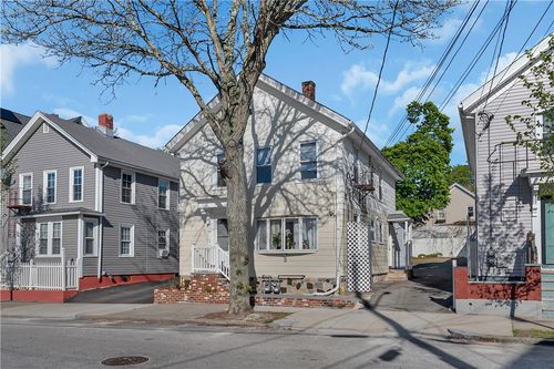 72 Moore St, Central Falls, RI, 02863-2532 | Card Image