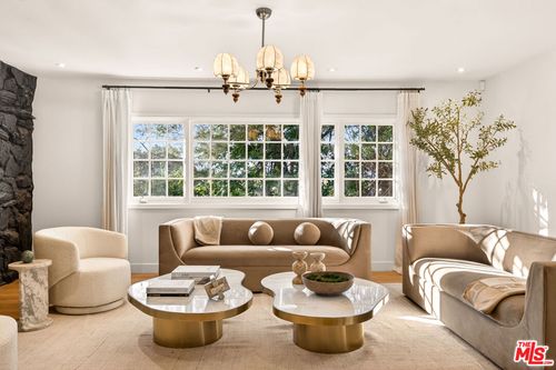 16644 Calneva Dr, Encino, CA, 91436-4130 | Card Image