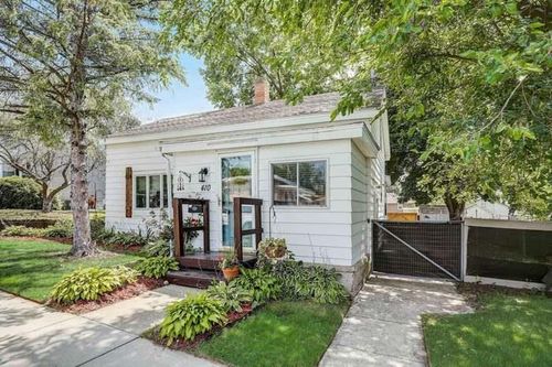 410 E Howard St, Portage, WI, 53901-1824 | Card Image