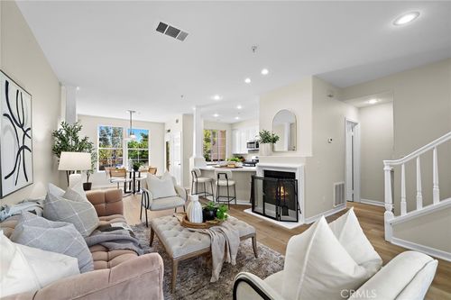 551 W Summerfield, Anaheim, CA, 92802 | Card Image