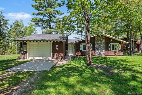1107 Northern Trl, Alger, MI, 48610-8305 | Card Image