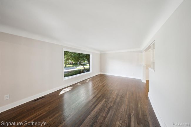 08-2200-Brenthaven-Dr-Bloomfield-Hills-MI-48304-WindowStill-34.jpg | Image 5