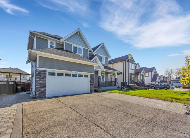 27644 Lundeberg Avenue, House other with 6 bedrooms, 3 bathrooms and 4 parking in Abbotsford BC | Image 3