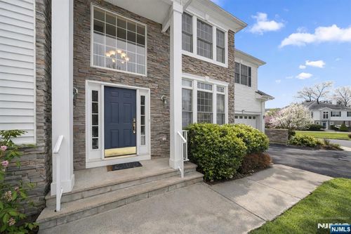 48 Bovensiepen Ct, Roseland, NJ, 07068-1128 | Card Image