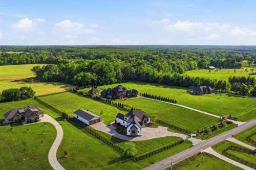 524 Fern Valley Rd, White House, TN, 37188-4105 | Card Image